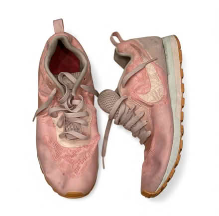 Photo of free Woman’s Nike (Brooklyn Storage) #1