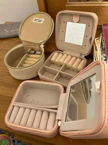 Photo of free Mini jewelry boxes (Kempston) #1