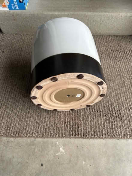 Photo of free NIce heavy planter (Newbeg) #2