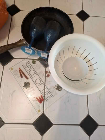 Photo of free Odd kitchen bits (Wolverhampton WV10) #1