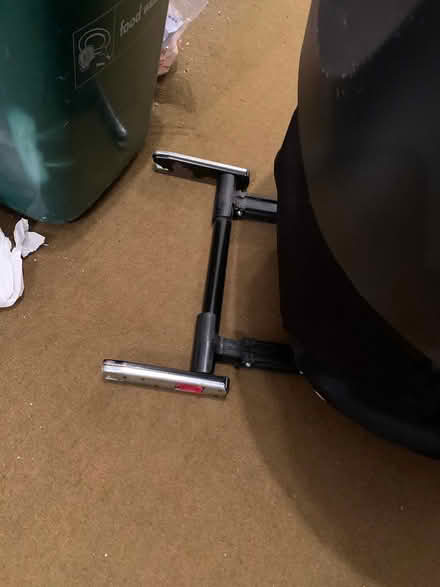 Photo of free Child car seat/safety seat (West Molesey.) #2