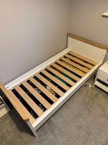 Photo of free Toddler Bed with mattress and 2 boys bedding sets (Hanwood Bank SY5) #1