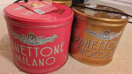 Photo of free Empty iron box panettone (Hp26ll) #2