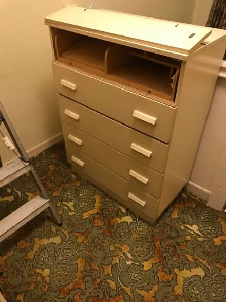 Photo of free Chest of drawers (New Milton BH25) #1