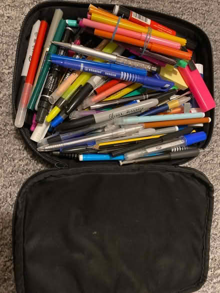 Photo of free Case with Pens (CR0) #1