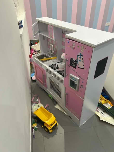 Photo of free Toy kitchen (Edgware HA88LL) #1