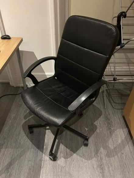 Photo of free Office chair (Earls Court SW5) #2