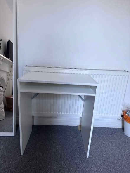 Photo of free IKEA Desk (SW8) #4