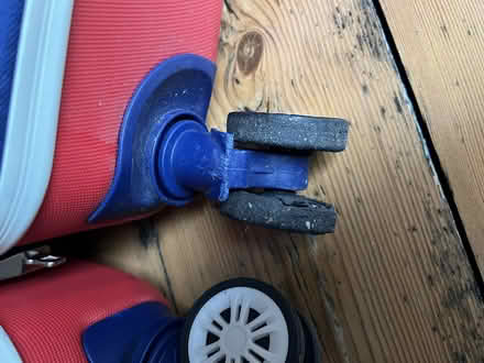 Photo of free Portland suitcase red (Camden Town NW1) #4