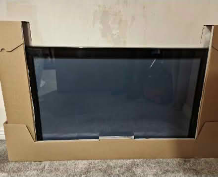 Photo of free TV with remote control (Strood ME2) #1