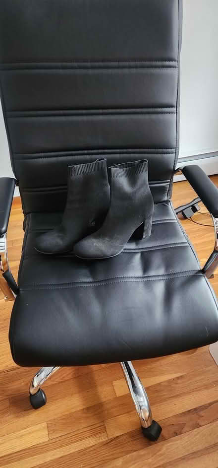 Photo of free Womens size 10 boots (Dracut) #1