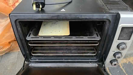 Photo of free DeLonghi combi oven and grill, working, but very grubby (Seven Kings IG3) #2