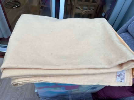 Photo of free Yellow woollen blanket (Beckenham BR3) #1