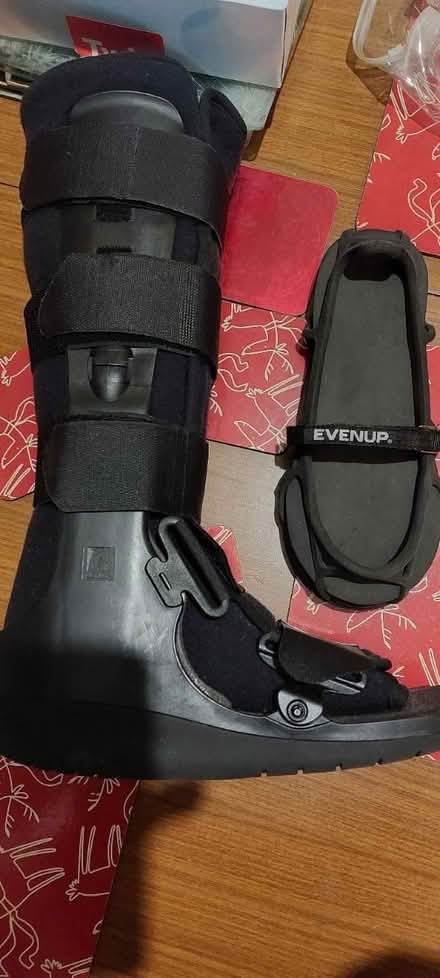 Photo of free Boot for injured foot + balancer (Glasgow Linthouse G51) #1