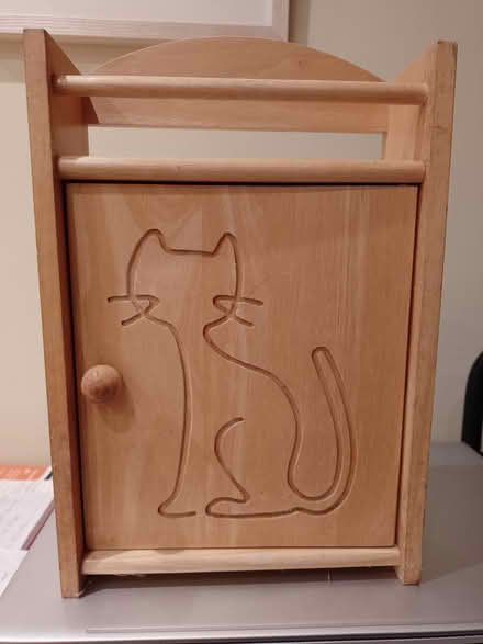 Photo of free Wall mountable small wooden cupboard (Hughenden Valley HP13) #4