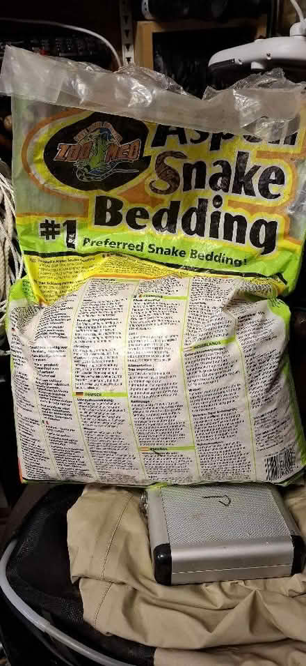 Photo of free Snake bedding (Catchems End DY12) #2