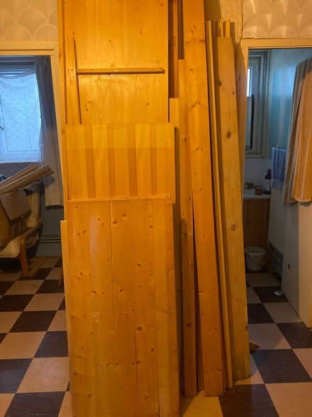 Photo of free Various sizes of wood (Brixton Sw2 1SX) #2