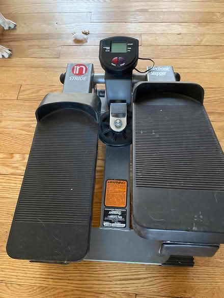 Photo of free Small stair step (NW DC nr Silver Spring) #1