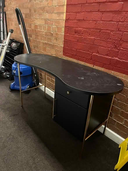 Photo of free Desk for pickup today (Finsbury Park) #1