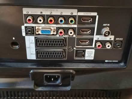 Photo of free Samsung 40" Full HD LCD TV (Jerrymoor Hill Finch RG40) #3