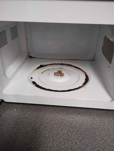 Photo of free 20L microwave (see pictures) (GU21 St John's Woking) #3