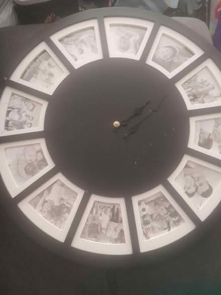 Photo of free Black & White photo Clock (Mitcham CR4) #1