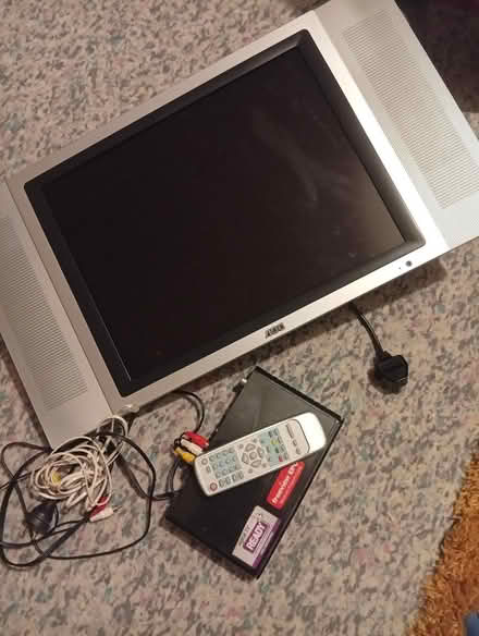 Photo of free TV older, non-smart, 20 inches (Penge East SE26) #1