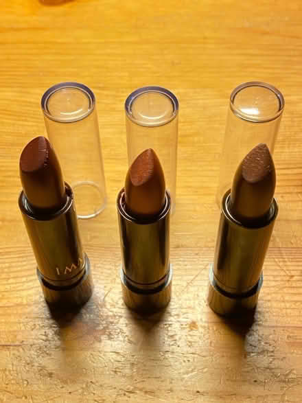 Photo of free Imán Lipsticks - unused (AL4) #1