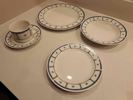 Photo of free 20 pcs Porcelain Dinner Set New (Fishbourne PO19) #1
