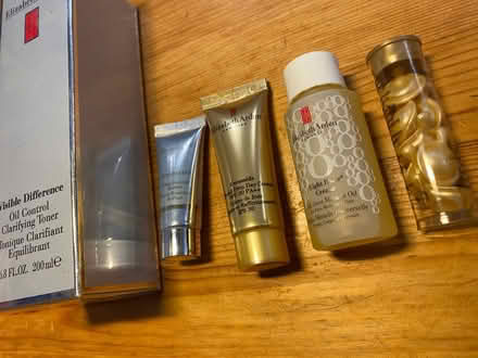 Photo of free Elizabeth Arden Gift Set (AL4) #3