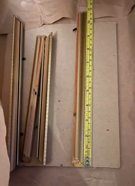 Photo of free Gilt picture frame needs glue (Finsbury Park N4) #3