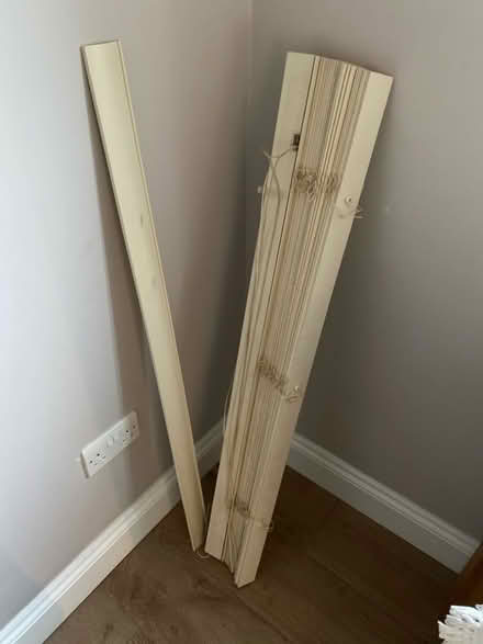 Photo of free Wide-slat cream Venetian blind (Harpenden AL5) #1