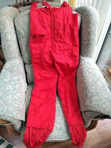 Photo of free Assorted 20yr old skiing clothes (Esher KT10) #2