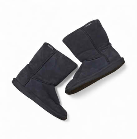 Photo of free Bearpaw Woman’s Gray Boots (Brooklyn Storage) #1