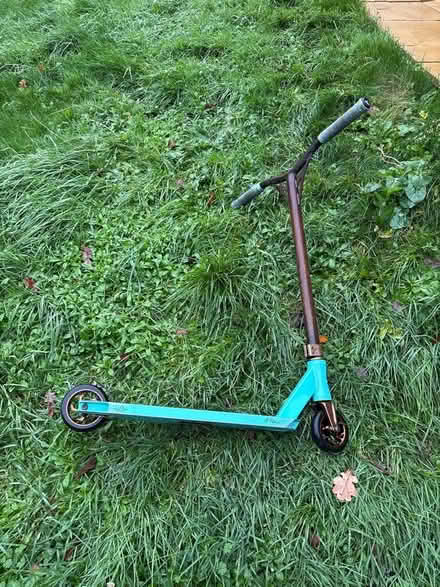 Photo of free Child scooter. Needs TLC (Buggs Bottom RG4) #1