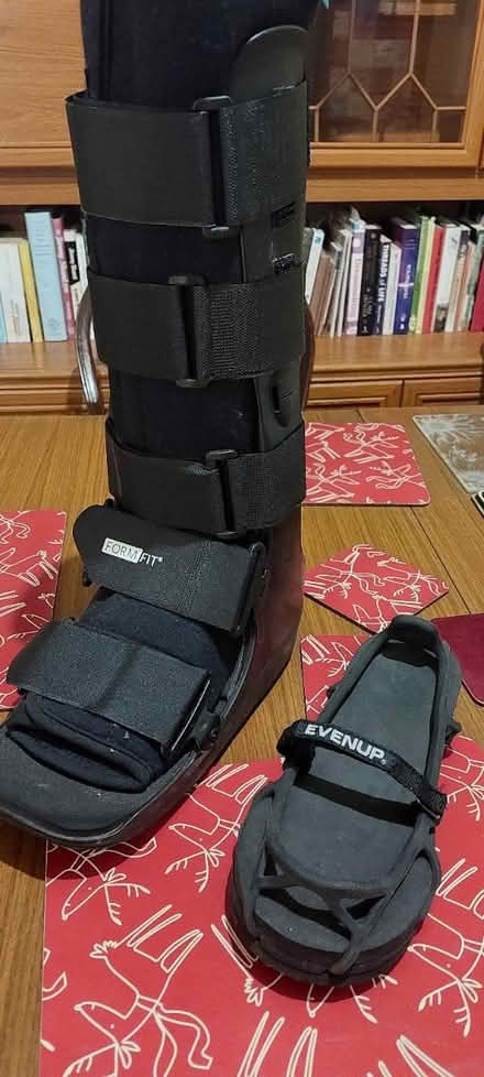 Photo of free Boot for injured foot + balancer (Glasgow Linthouse G51) #2