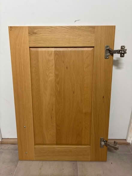 Photo of free B&Q Oak Shaker door 500mm (Peachcroft OX14) #2