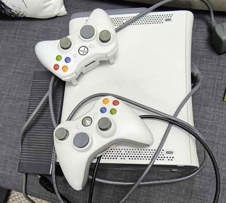 Photo of free Xbox 360 with games (Surbiton KT6) #2