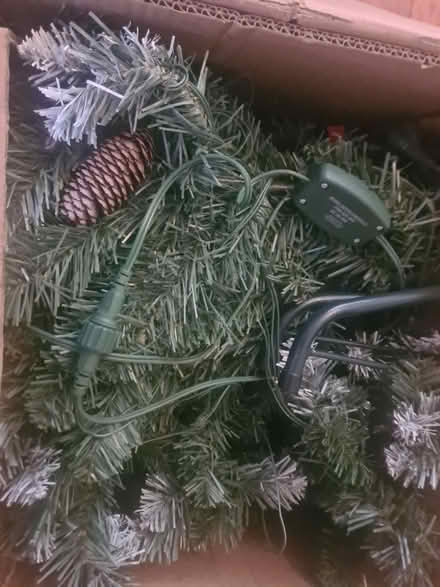 Photo of free Christmas Tree 6ft/7ft pre lit (Offerton SK2) #4