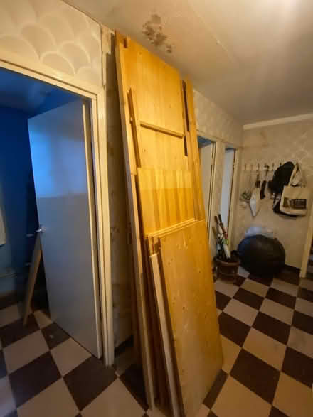 Photo of free Various sizes of wood (Brixton Sw2 1SX) #1