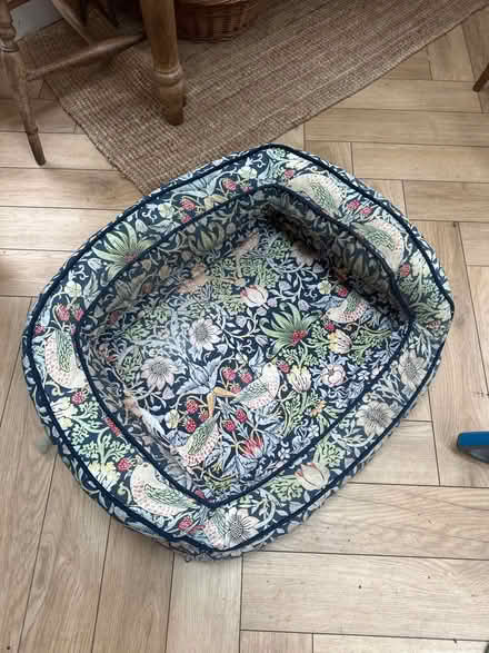 Photo of free dog bed (chiswick) #1