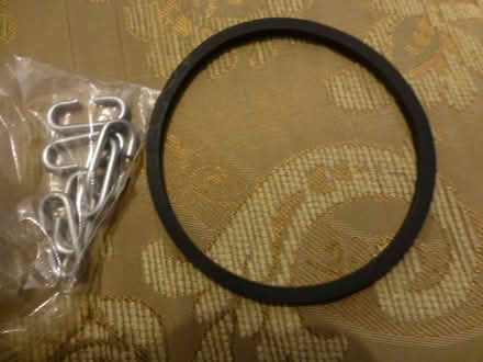 Photo of free rubber band and 6 clips for camping, sun bed (Coventry CV1) #1