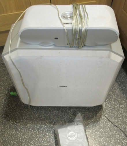 Photo of free Philips Home Cinema 5.1 Speaker System (Kingsway) #3