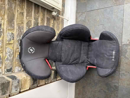 Photo of free Car Seat (Raynes Park SW20) #1