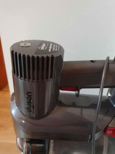 Photo of free Dyson cordless vacuum cleaner (Lauriston EH3) #4