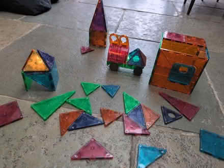 Photo of free Magnetic building pieces+ car base (HR1) #2