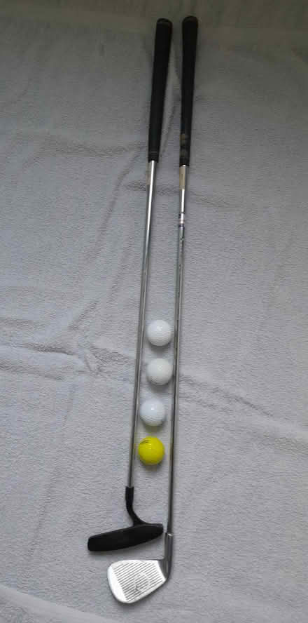 Photo of free Golf clubs/balls (Alvaston DE24) #1