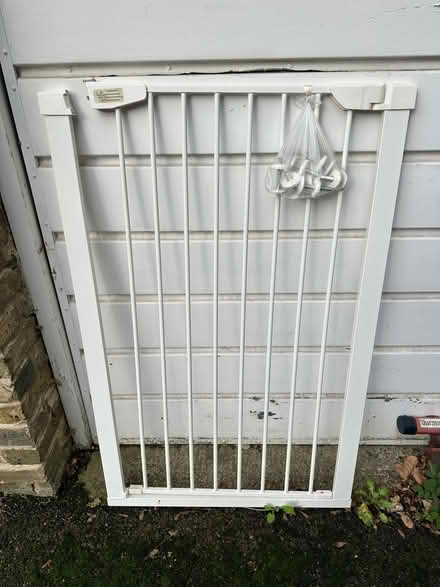Photo of free Stair gates (Canonbury N1) #1