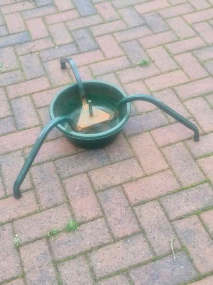Photo of free Another Christmas tree stand (Coulsdon CR5) #1