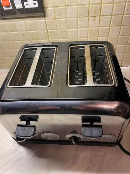 Photo of free 4 slice toaster (Yarnton ox51nd) #1